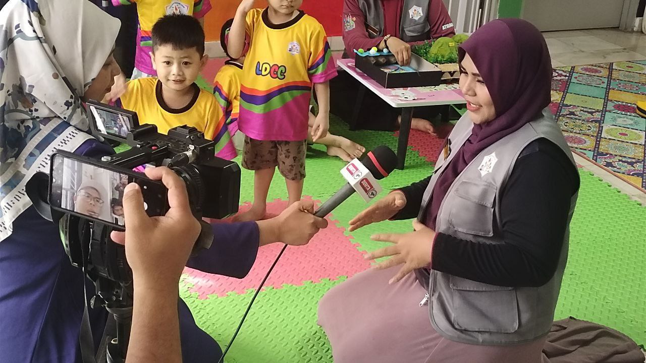 Little Darwisy staff featured on RTM TV1